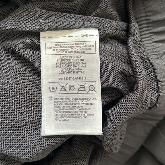 Adidas Clima Proof Windbreakwr Pullover - Picture 6 of 6